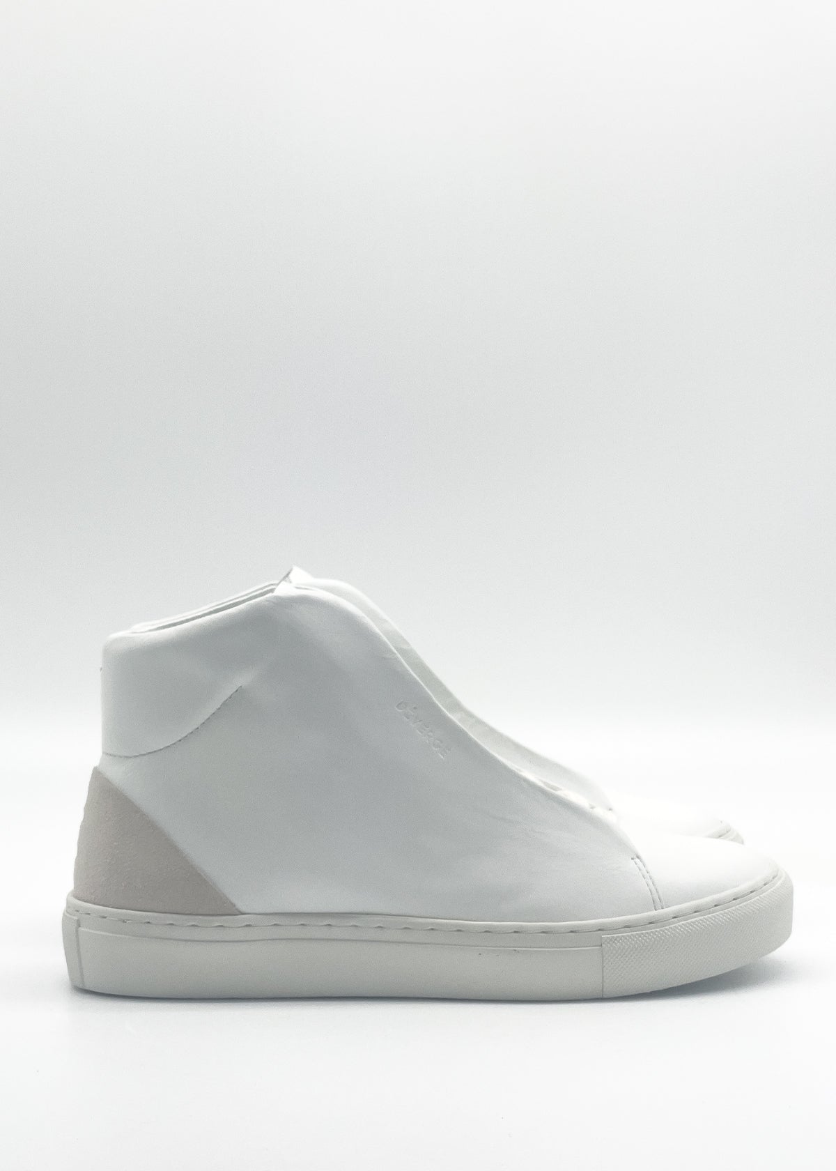 Introducing the MH0123 White & Plaster sneaker, featuring a sleek high-top design with a light gray heel patch. Handcrafted in Portugal from premium Italian leathers, this stylish footwear is presented against a plain white backdrop.