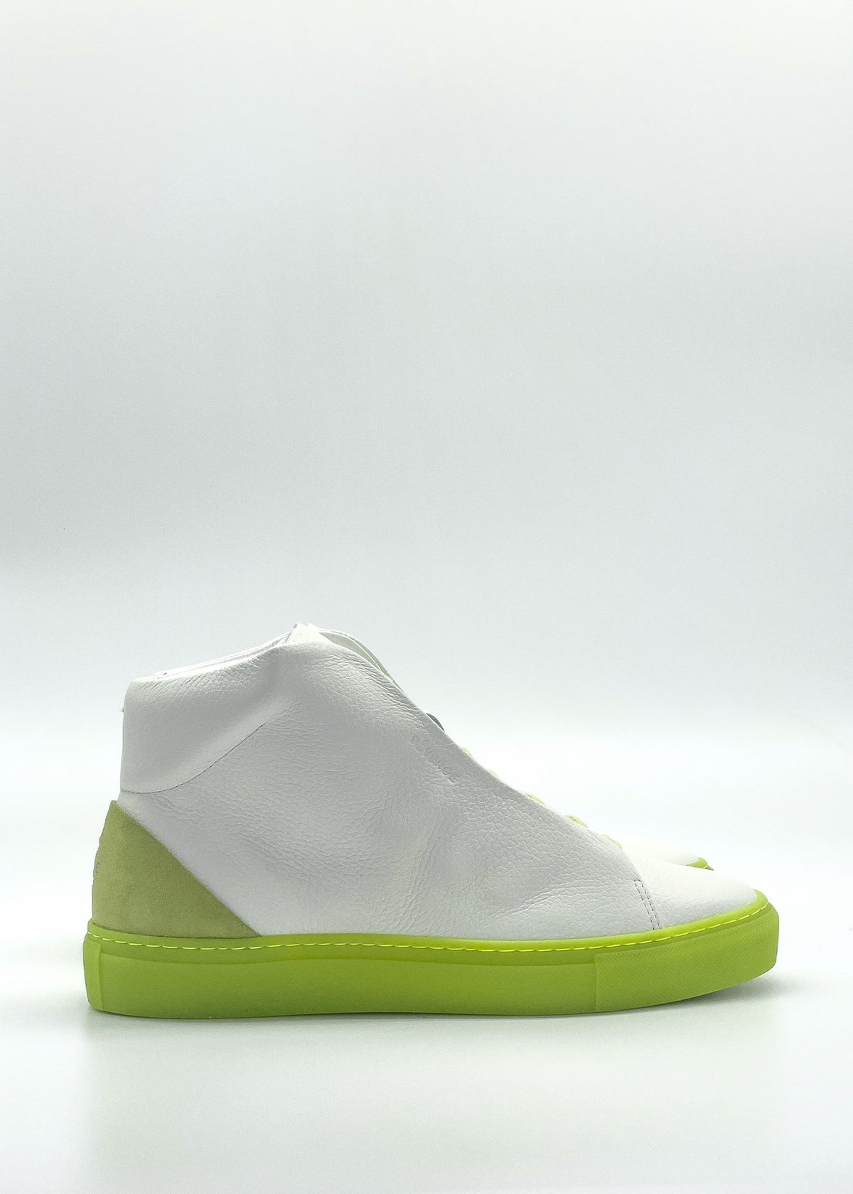 Introducing the MH0137 White & Yellow, a high-top sneaker featuring a vibrant green sole and heel detail. Crafted ethically to order with premium Italian leathers.